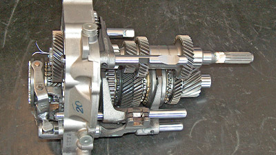 ATESTEO | Vehicle equipment: measurement technology for manual transmissions (MT FWD). Image 1.