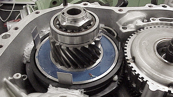 ATESTEO | Measurements in vehicle equipment such as torque measurements, measurements on entire vehicle or temperature measurements. Temperature measurements: planetary gear pinion. Image 1.